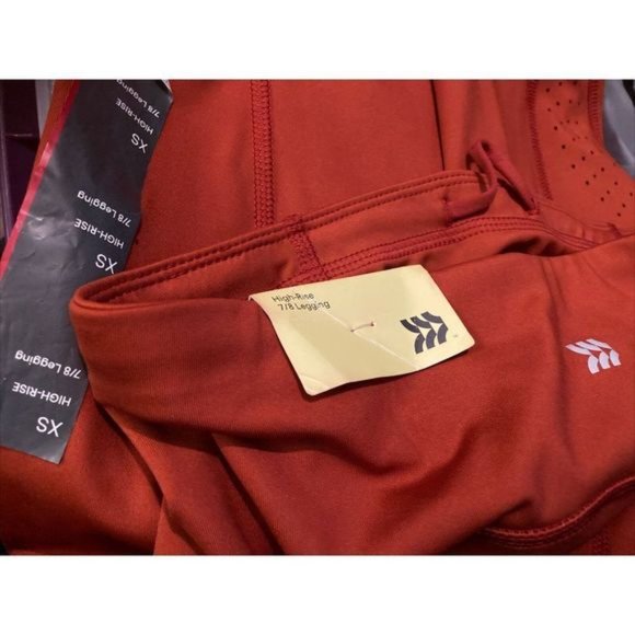 All In Motion Sculpted Perforated Leggings High Waist Orange Pockets XS NWT - Picture 7 of 8